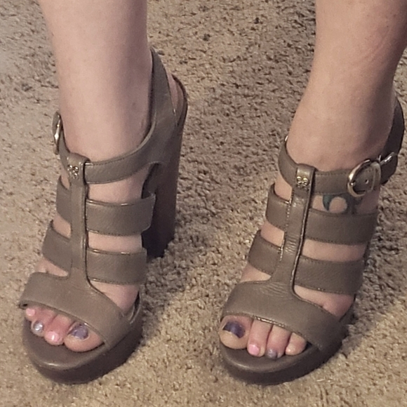 Coach "Catarina" Sandal With Chunky Heel! Sz. 9 1/2 - Picture 3 of 7